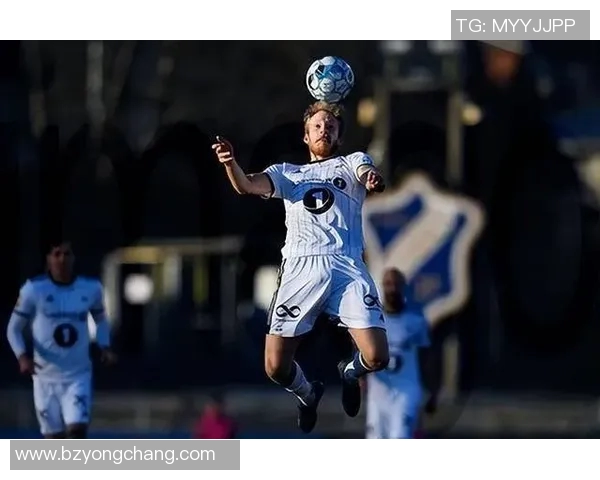 特罗姆与罗森的精彩对决揭示了足球战术的魅力与团队合作的重要性